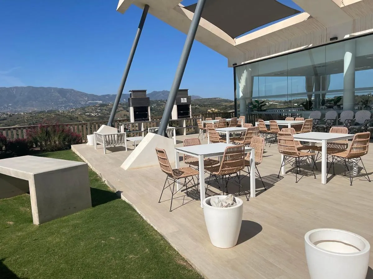 Appartement 2-Bedroom-Apartment With A Terrace, Pool, Gym Málaga