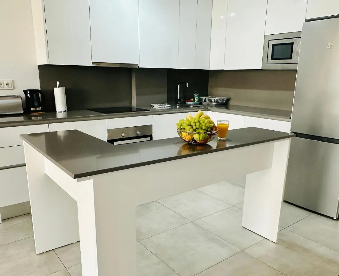 2-Bedroom-Apartment With A Terrace, Pool, Gym Málaga 0*,  Spanje