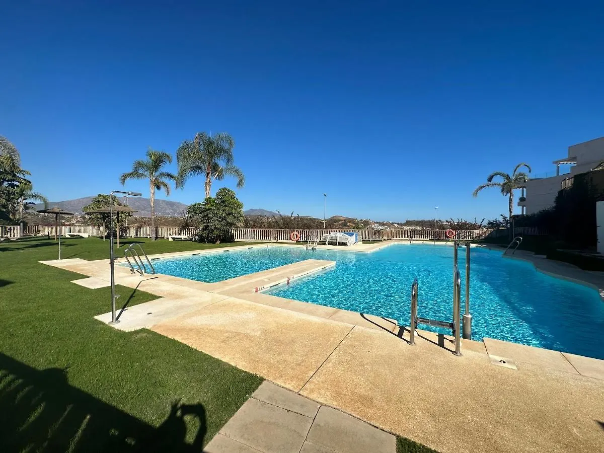 2-Bedroom-Apartment With A Terrace, Pool, Gym Malaga