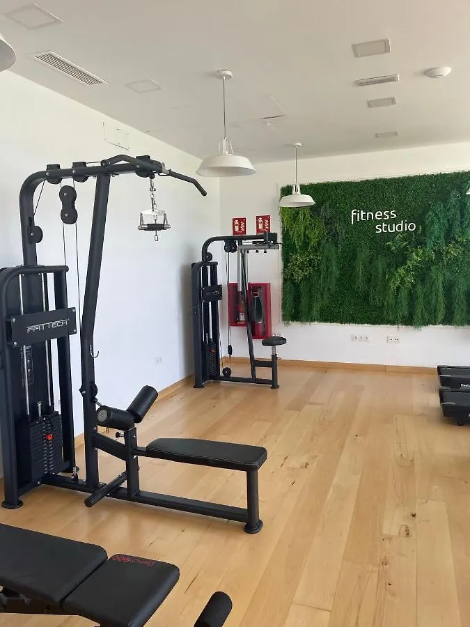 2-Bedroom-Apartment With A Terrace, Pool, Gym Malaga